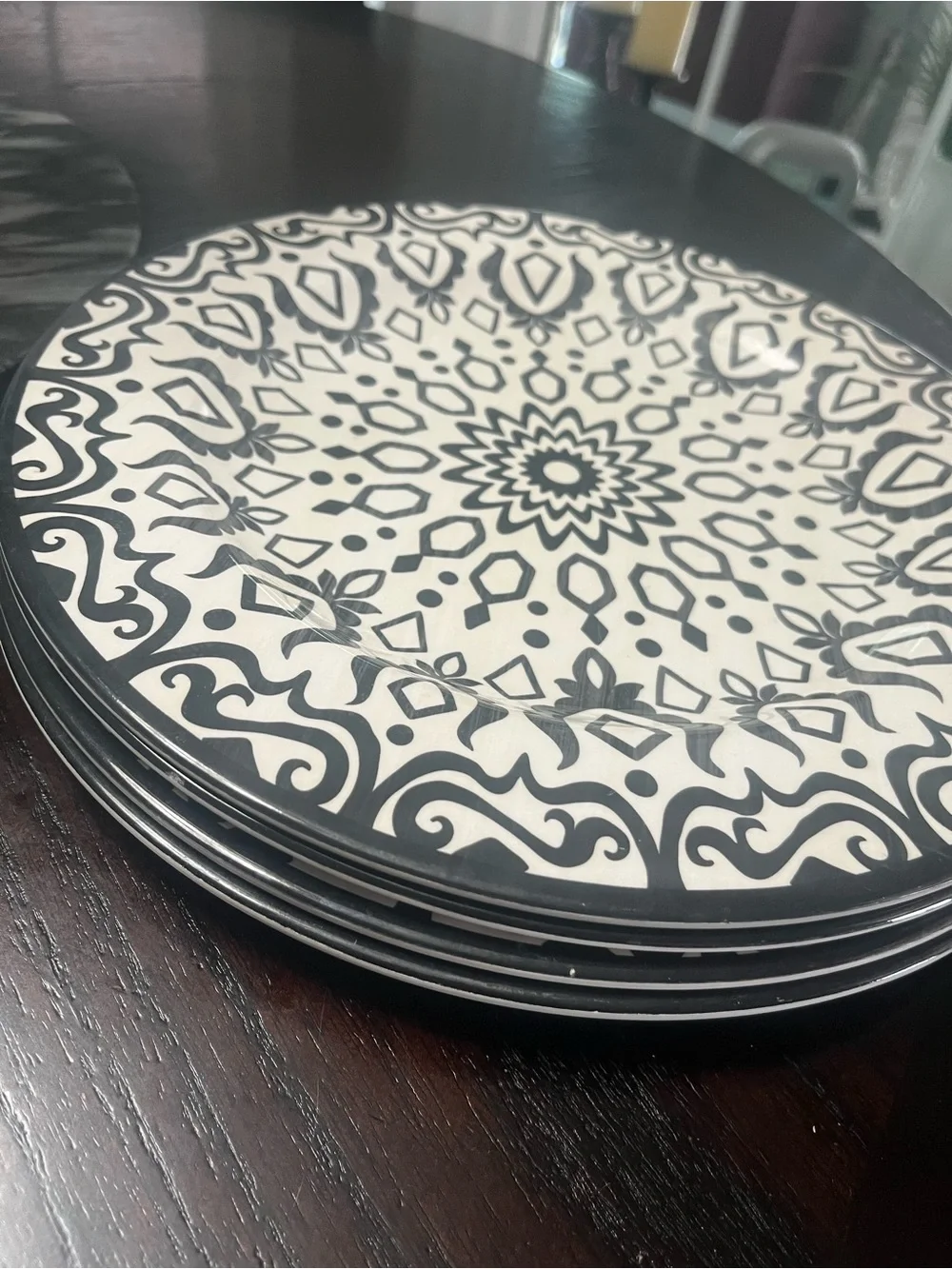 Decorative Black and White Melamine Dinner Plates - Set of 4